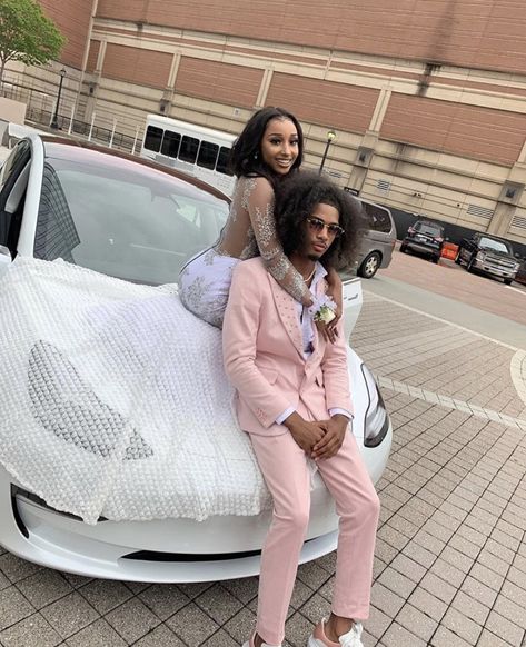 Black Couple Prom, Pink Prom Couple, Pink Prom Shoes, Couple Prom Outfits, Pink Prom Suit, Prom Outfits For Guys, Couple Prom, Prom Goals, Prom Suits For Men