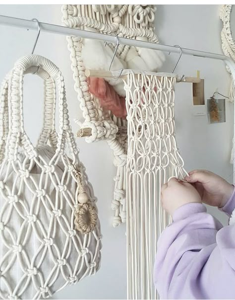 Pola Macrame, Macrame Purse, Boho Crafts Diy, Macrame Bags, Macrame Knots Pattern, Macrame Wall Hanging Patterns, Crochet Clothes For Women, Clothing Patterns Free, Macrame Knot