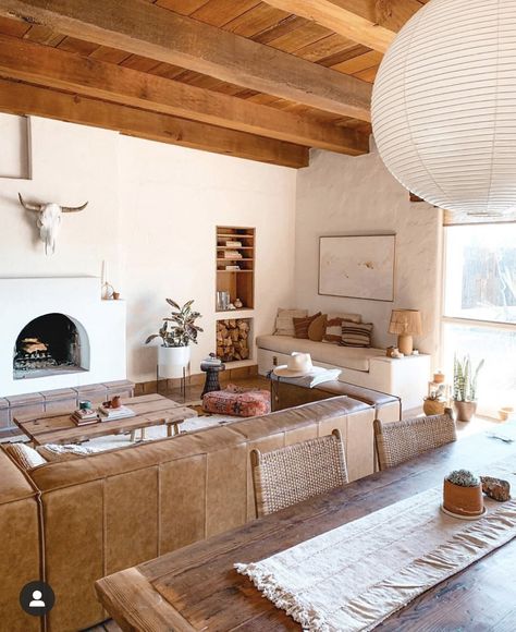 Western Spanish House, Modern Rustic Western Living Room, Desert Homes Interior, Modern Desert Home, Southwestern Interior, Southwest Modern, Adobe Home, Out In Nature, Farm Land