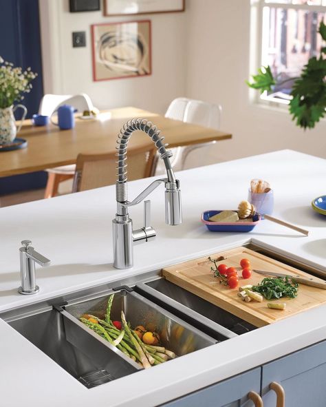 kitchen sink trends Sink Trends, Best Kitchen Sinks, Kitchen Faucet With Sprayer, Kitchen Sink Design, Sink Grid, Concrete Sink, Fireclay Sink, Single Bowl Sink, Double Bowl Sink