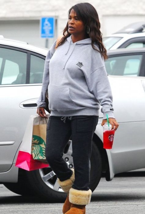 Pregnant Hoodie Outfit, Pregnant Over 40, Starbucks Png, Nine Months Pregnant, Clothes Hoodie, Nia Long, Pregnancy Clothes, Go Girl, Nine Months