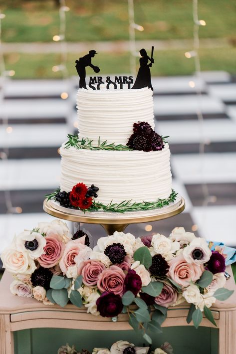 Baseball Wedding Cakes, Bellas Wedding, Shabby Chic Wedding Cake, Chic Wedding Cake, Whimsical Bouquet, Carlson Young, Peonies White, White Anemones, Scabiosa Pods