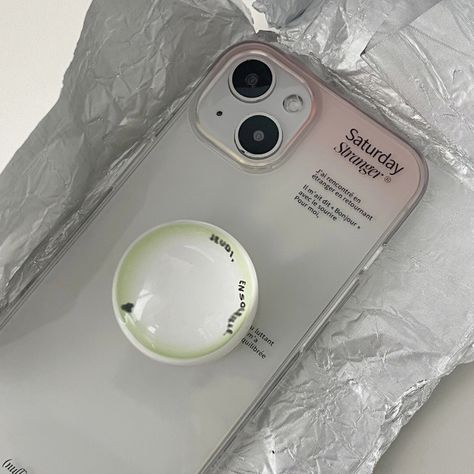 Popsocket Aesthetic, Boho Office, Minimalist Cases, Minimalist Iphone, Case Ideas, Iphone Icon, White Aesthetic, Aesthetic Photography, Phone Ring