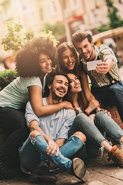 Group Photo Poses, Friendship Images, Friendship Photos, A Group Of Friends, Five Friends, Diverse People, Group Poses, People Having Fun, Group Of Friends