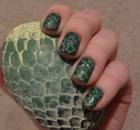 Daenerys Targaryen's dragon egg inspired nail art Daenerys Targaryen Dragon Eggs, Game Of Thrones Nails, Cute Outfits Dresses, Egg Nails, Pretty Looks, Cute Clothing, Animal Nails, Outfits Dresses, Dragon Egg