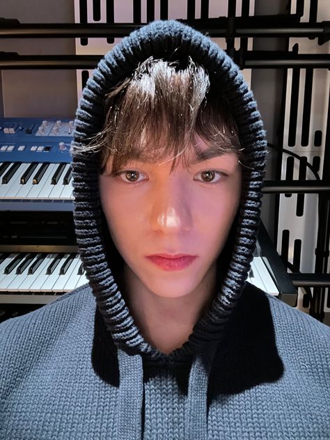 🎧 on X: "240214 vernon weverse post 🌟 🐻‍❄️ hapbir carat https://t.co/cl4D30QNrt" / X Vernon Selfie, Vernon Pfp, Vernon Selca, Vernon Instagram, Vernon Weverse, Vernon Aesthetic, Seventeen Selca, Vernon Svt, Seventeen Weverse