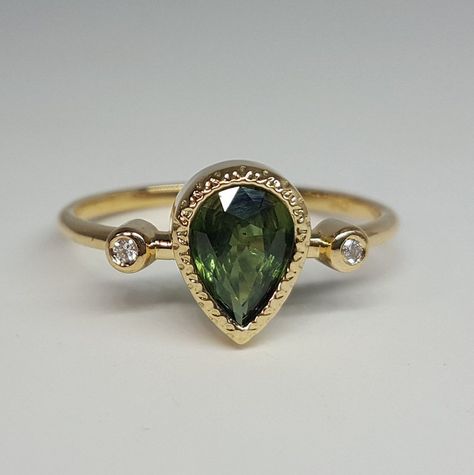 Sapphire Engagement Ring Green Vintage Treasure - Etsy Canada Vintage Sapphire Ring, Green Sapphire Engagement, Green Sapphire Engagement Ring, Bezel Engagement Ring, Jewelry Advice, Vintage Sapphire, Types Of Diamonds, Vintage Texture, Sapphire Engagement Ring