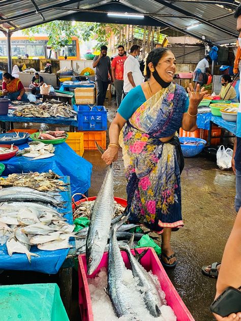 Fish Market Illustration, Fish Market Drawing, Calarts Sketchbook, Working Student, Human Proportions, Retail Worker, Bhai Bhai, Fish Monger, Memory Drawing