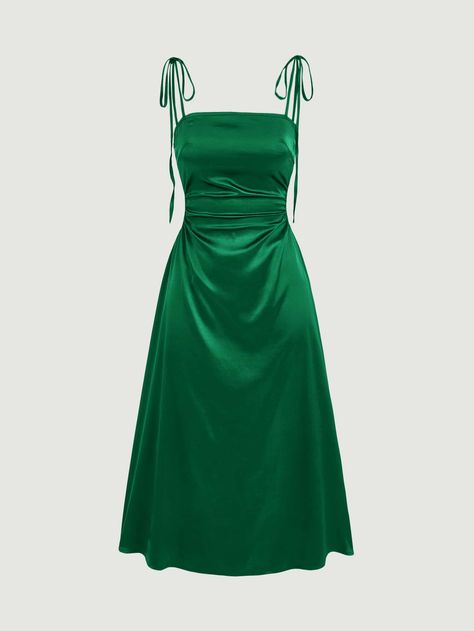 Cute Dresses Green, Green Dress Aesthetic Formal, Vestidos Verdes Aesthetic, Green Simple Dress, Green Dress Ideas, Green Dress Simple, Dark Green Dresses, Outfit Festa, Green Dress Aesthetic