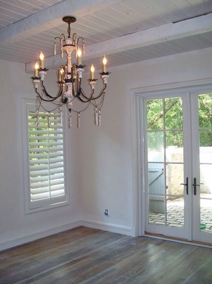 Garette Wilson of GW Flooring says, "I love the Antique White milk paint. I've thinned it down and used it to whitewash hardwood floors!" Garette whitewashed the reclaimed pine floorboards and painted the oak ceiling beams in this room using General Finishes Antique White Milk Paint! Fantastic work. Farmhouse Style Kitchen Table, Wooden Range Hood, Shiplap Bathroom, Cottage Kitchen Design, Kitchen Design With Island, Small Cottage Kitchen, Shiplap Ceiling, Cottage Style Kitchen, Kitchen Hacks Organization