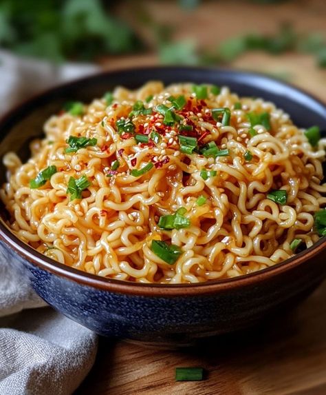 Spicy Honey Garlic Noodles Honey Garlic Noodles, Noodles Homemade, Honey And Garlic, Spicy Noodle, Gluten Free Noodles, Honey Garlic Sauce, Garlic Noodles, Cheesy Garlic Bread, Noodle Dish