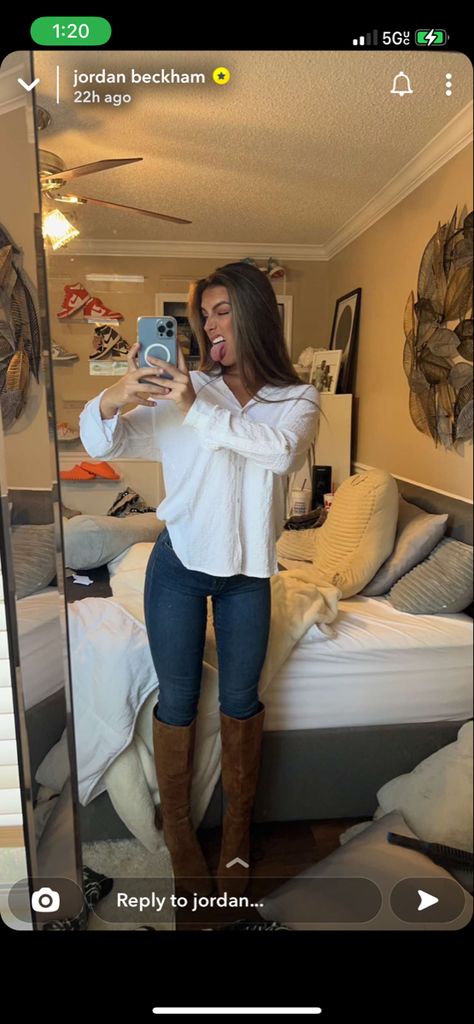 Jordan Beckham, College Outfits, Fall Winter Outfits, White Jeans, Winter Outfits, Fall Outfits, Autumn Fashion, Jordan, Ruffle Blouse