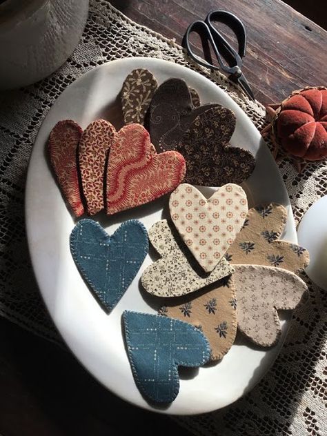 Notforgotten Farm : ~ Calico Hearts ~ Primitive Valentine Decor, Primitive Valentine, Notforgotten Farm, Folk Art Embroidery, Happy Hearts Day, Valentine Decor, Hand Work Embroidery, Diy Valentines Crafts, Art Embroidery