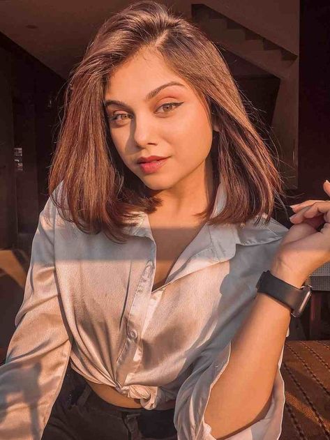 Vrushali Vachhiyat Wiki, Biography, Age, Boyfriend, Facts and More Boyfriend Facts, Surat Gujarat, Lip Sync, Photo Poses, Influencer, Most Beautiful, Dreadlocks, Ruffle Blouse, Actresses