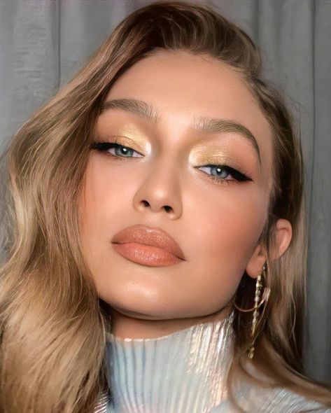 Makeup Looks Gigi Hadid, Gigi Hadid Gold Makeup, Gigi Hadid Makeup Looks, Angelic Makeup Look, Goddess Makeup Look, Angelic Makeup, Gigi Hadid Makeup, Glam Eye Makeup, Golden Makeup