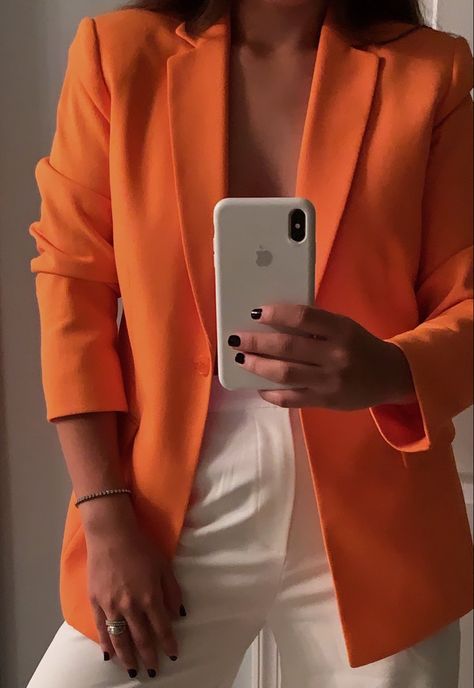 Color Combos Outfit, Orange Aesthetic, Boss Orange, Orange Crush, Orange Is The New Black, Aesthetic Colors, Looks Vintage, Girly Photography, Outfits Casuales