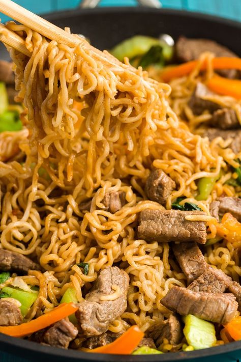 Ramen Noodle Skillet with Steak - Delish.com Steak Ramen Noodle Recipes, Ramen Noodle Skillet, Ramen Skillet, Steak Ramen, Leftover Steak Recipes, Veg Protein, Chicken Stir Fry With Noodles, 3 Ingredient Dinners, Easy Ramen