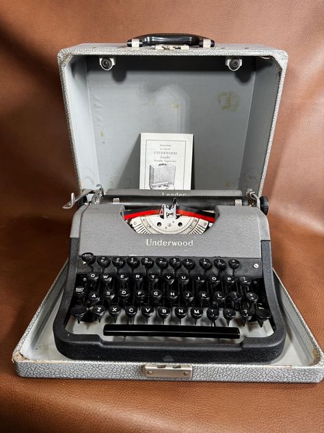 Portable Typewriter, Vintage Typewriter, Vintage Typewriters, Typewriter, True Vintage, Vintage Charms, Alligator, Dark Gray, Vintage Antiques