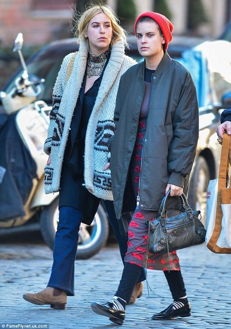 Scout & Tallulah Willis Scout Willis, Tallulah Willis, Genderless Fashion, Demi Moore, Trendy Street Style, Celebrity Street Style, Street Style Looks, Out Of Style, Going Out