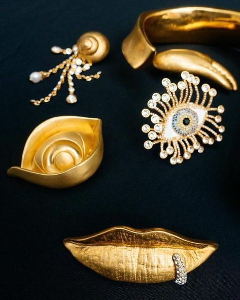 Johnson Tsang, Jewelry Mood Board, Haute Couture Jewelry, House Of Gold, Runway Jewelry, Dope Jewelry Accessories, Jewellery Photography Inspiration, Haute Couture Details, Art Outfit