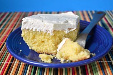 THE EASIEST TRES LECHES CAKE Cream Coconut Cake, Leche Cake Recipe, Sour Cream Coconut Cake, Heath Bar Cake, Beef And Potato Casserole, Chicken Cobb Salad, Leche Cake, Smothered Pork, Leches Cake