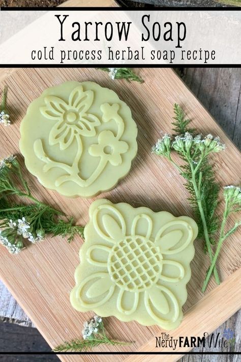 Natural Soaps Recipes, Goat Milk Recipes, Easy Soap Recipes, Diy Soaps, Herbal Remedies Recipes, Bath Stuff, Herbal Soap, Cold Process Soap Recipes, Handmade Soap Recipes