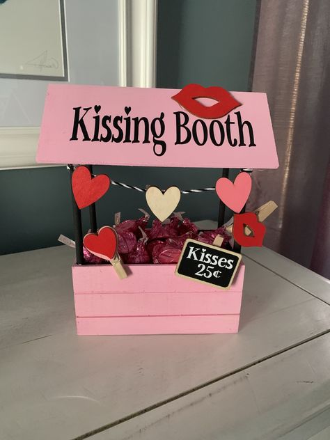 Booth Diy, Valentines Party Decor, Valentine Centerpieces, Kissing Booth, Valentine Box, Valentines Party, Valentine Day Crafts, 3d Projects, Valentines Diy