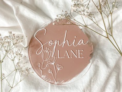 Hospital Name Announcement, Newborn Announcement Sign, Birth Name Sign, Girl Name Signs For Nursery, Baby Name Signs For Hospital, Baby Girl Name Signs, Acrylic Baby Name Sign, Baby Name Decorations, Floral Baby Girl Nursery