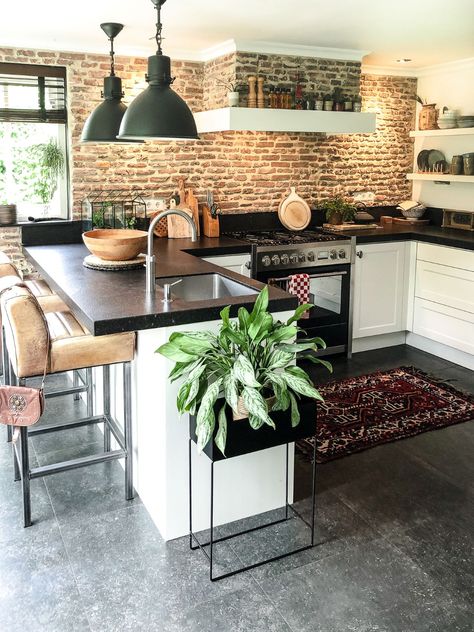 Brick Wall Kitchen, Brick Kitchen, Kitchen Extension, Kitchen Room Design, Kitchen Diner, Küchen Design, Kitchen Style, Home Decor Kitchen, Brick Wall