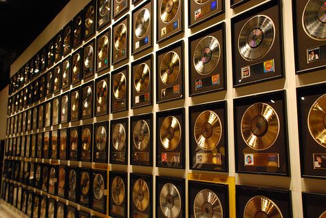 gold and platinum records Platinum Record Plaque, Platinum Plaque Music, Platinum Record, Music Awards Aesthetic, Famous Lifestyle, Dream Music, Visual Board, Career Vision Board, Music Studio Room