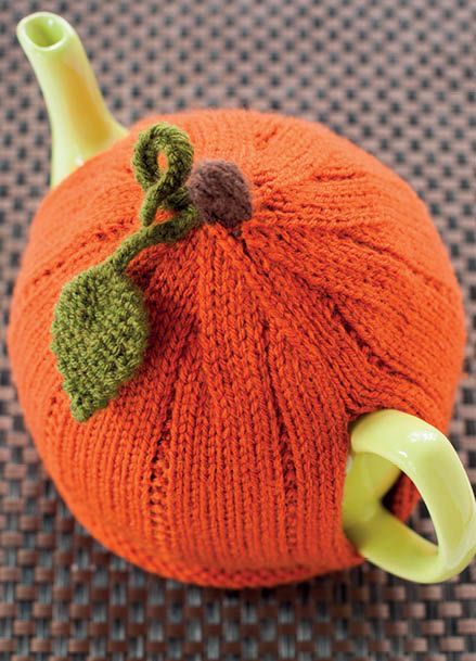 Knit Tea Cozy, Tea Cosy Pattern, Tea Cosy Knitting Pattern, Spooky Halloween Crafts, Knitted Tea Cosies, Crochet Tea Cozy, Intermediate Knitting Patterns, Pumpkin Tea, Tea Cozies