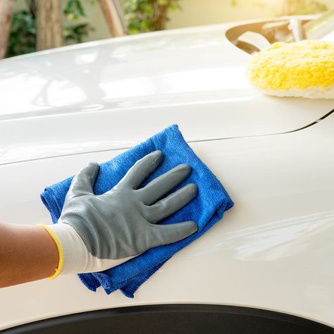 Cleaning Secrets Only Car Detailers Know Diy Car Cleaning, Car Wash Mitt, Aesthetic Tips, Car Wash Soap, Car Care Tips, Car Protection, Vehicle Accessories, Van Car, Car Cleaning Hacks