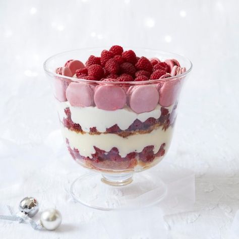 Trifle Dessert Recipes, Favorite Christmas Recipes, Dessert Wine, Trifle Dish, Trifle Desserts, Double Cream, Trifle Recipe, Daily Recipes, Summer Dessert Recipes