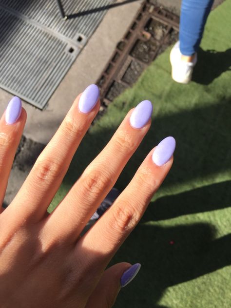 Short Almond Acrylic Nails Lavender, Short Solid Color Dip Nails, Lavender Nails Dip Powder, Lilac Sns Nails, Lavender Round Nails, Short Oval Purple Nails, Summer Nail Inspo Dip Powder, Short Almond Acrylic Nails Purple, Dip Purple Nails