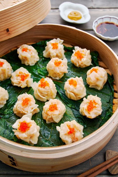 Shumai Recipe, Chinese Steamed Dumplings, Pork Dumplings, Recipe Shrimp, Shrimp Dumplings, Steamed Shrimp, Soup Dumplings, Shrimp Soup, Pork Dumpling