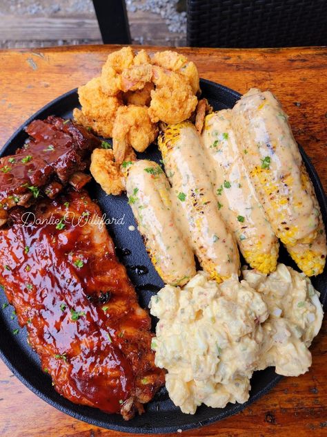 BBQ platter - Danlie Williford Texas Bbq Recipes, Bbq Aesthetic, Bbq Platter, Best Freeze Dried Food, Food Addict, Dried Food, Texas Food, Texas Bbq, Man Food