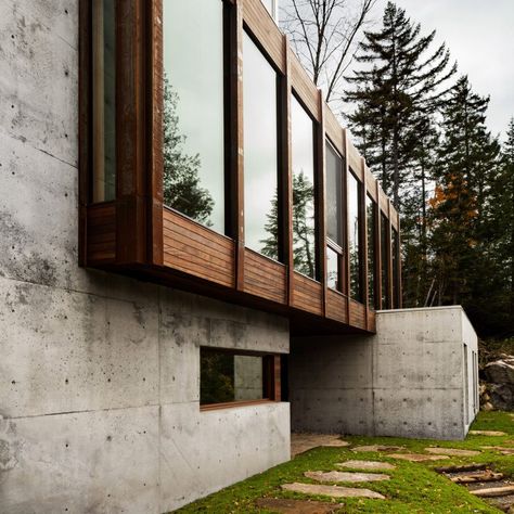 Concrete And Wood House, Office Architecture Design, Canadian House, Terrace Building, Cliff Side, Montreal Architecture, Concrete Houses, Concrete Architecture, Cliff House