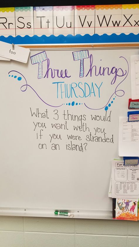 Morning Program Ideas, Fun Bell Ringers, Elementary Morning Announcement Ideas, Class White Board Decoration Ideas, Teacher Whiteboard Ideas, Work Whiteboard Ideas, White Board Prompts, Bell Ringers For Elementary, Homeschool Whiteboard Ideas