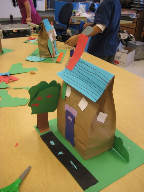 Paper Bag Houses, Learning Preschool, Classe D'art, First Grade Art, Learn Portuguese, Creative Curriculum, Kindergarten Art, Classroom Crafts, Fun Craft