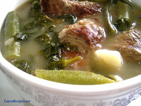 Beef Sinigang is a soup based dish. It is one of the common dishes in the Philippines. It includes beef, spinach, string beans, radish, eggplant, and taro. In Islam, the are only allowed to eat certain food that follow the Qur'an. In the Philippines there are no restrictions when it comes to food. Beef Sinigang Recipe Filipino Food, Easy Sinigang Recipe, Sinigang Beef, Beef Sinigang Recipe, Sinigang Recipe Beef, Asian Entrees, Pork Sinigang, Soup Pork, Sinigang Recipe