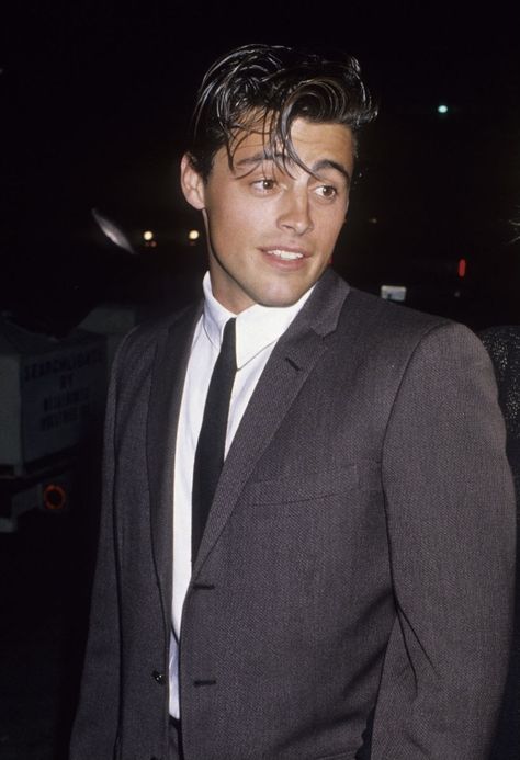 Joey Friends, 90s Actors, Matt Leblanc, 90s Men, Friends Cast, Joey Tribbiani, Young Celebrities, Friends Moments, Friends Series