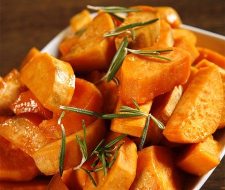 Roasted Sweet Potato, Fennel & Carrot Salad Maple Glazed Sweet Potatoes, Healthy Thanksgiving Sides, Glazed Sweet Potatoes, Sweet Potato Cinnamon, Sweet Potato And Apple, Easy Vegetable, Healthy Thanksgiving, Vegetable Side, Healthy Sides