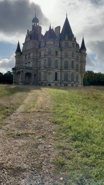 Tropico 🌴 on Instagram: "Abandoned chateau 🇫🇷 #urbex" Abandoned Chateau France, Abandoned Chateau, Castle Grayskull, Mansions For Sale, Chateau France, Abandoned Mansions, Scenic Routes, My Dream Life, Masters Of The Universe