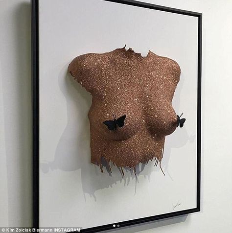 'Thanks mama!': Kim, 39, gifted Brielle this sparkly piece of art for her new condo Dna Artwork, Speakeasy Decor, Kim Zolciak, Sculpture Head, Mannequin Art, Acrylic Spray Paint, Feminist Art, Moving Out, Diy Canvas Art