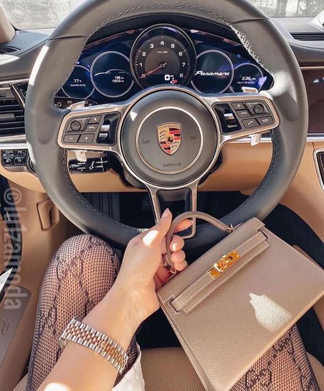 @luxurious_vibe on Instagram: “Boss lady✔️ Follow us 👉👉 @ladie.club Follow us 👉👉 @luxurious_vibe Follow us 👉👉 @luxurious_vibe Follow us 👉👉 @luxurious_vibe DM for promote…” Billionaire Luxury, Best Designer Bags, Luxury Lifestyle Dreams, Dior Handbags, Billionaire Lifestyle, Hermes Bags, Hermes Bag, Replica Handbags, Luxury Life