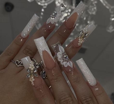 Gel Nails Easter, May Nail Colors, Graduation Nails Acrylic, Nails For Graduation, May Nails Ideas, Graduation Nail Art, Look Sophisticated, Graduation Nails, Sophisticated Dress