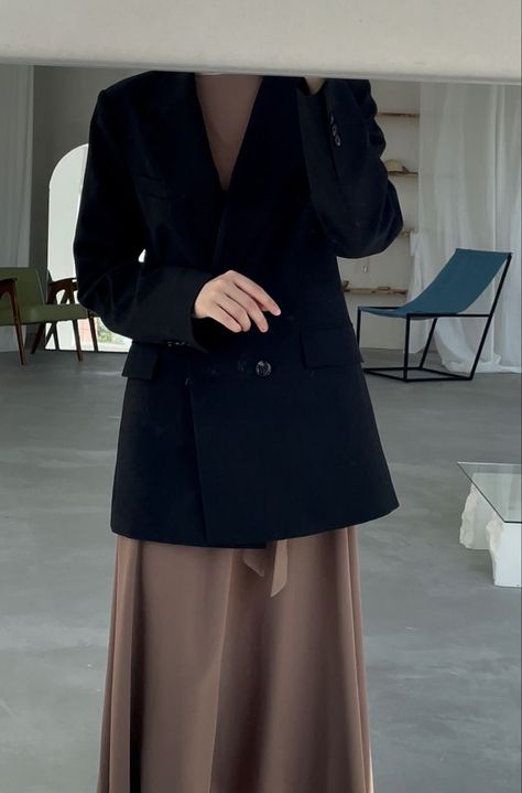 Abayas Fashion, Hijab Outfit, Modest Outfits, Hijab Fashion, Skirt Fashion, Blazer, Skirt, Outfit Inspo