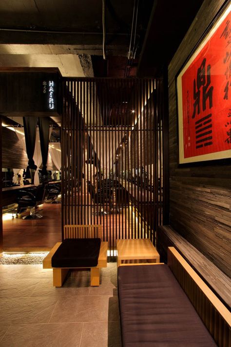 Japanese Hair Salon, Japan Restaurant, Hair Salon Interior Design, Salon Interior Design Ideas, Barber Shop Interior, Modern Japanese Architecture, Hair Salon Interior, Style Salon, Spa Interior