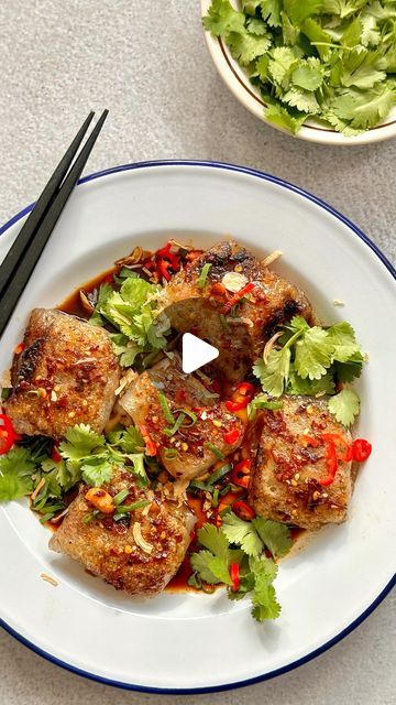 Miss Polly’s Kitchen on Instagram: "Rice paper crispy dumplings 

500g beef and pork mince 
3 garlic cloves - minced 
1 tbsp lemongrass paste 
2 tbsp fresh minced ginger 
1 large spring onion - thinly sliced 
1/4 cup chives - diced 
1 tbsp tamari 
1.5 tsp sesame oil 

Fresh rice paper wrappers 
Garnish: Spring onions, coriander, sesame seeds 
Sauce: Chilli oil, tamari and Chinkang vinegar or rice vinegar 

Mix the first 8 ingredients in a bowl. 
Dip the rice paper sheet into some warm water until just soft. spoon roughly 1 tbsp of the mixture into the center of the sheet. 
Fold one side of the sheet away from you, and then do the same with the other side. Make sure to get as many air bubbles out as possible. 
Fold the sides over onto the top and then flip to do the other side on the bottom Crispy Dumplings, Lemongrass Paste, Rice Paper Wrappers, Shrimp Spring Rolls, Beef And Pork, Chilli Oil, Spring Roll, Spring Onions, Paper Sheet