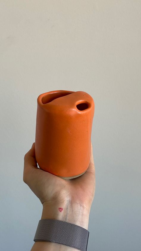 orange cup mug ceramic pottery piece Orange Ceramic Mug, Handmade Useful Gifts, Handbuilt Ceramic Mugs, Pottery Ideas For Beginners Wheel, Handbuild Pottery Ideas, Ceramic To Go Mug, Slab Building Pottery Ideas, Ceramic Hand Building Ideas, Easy Hand Building Pottery Ideas